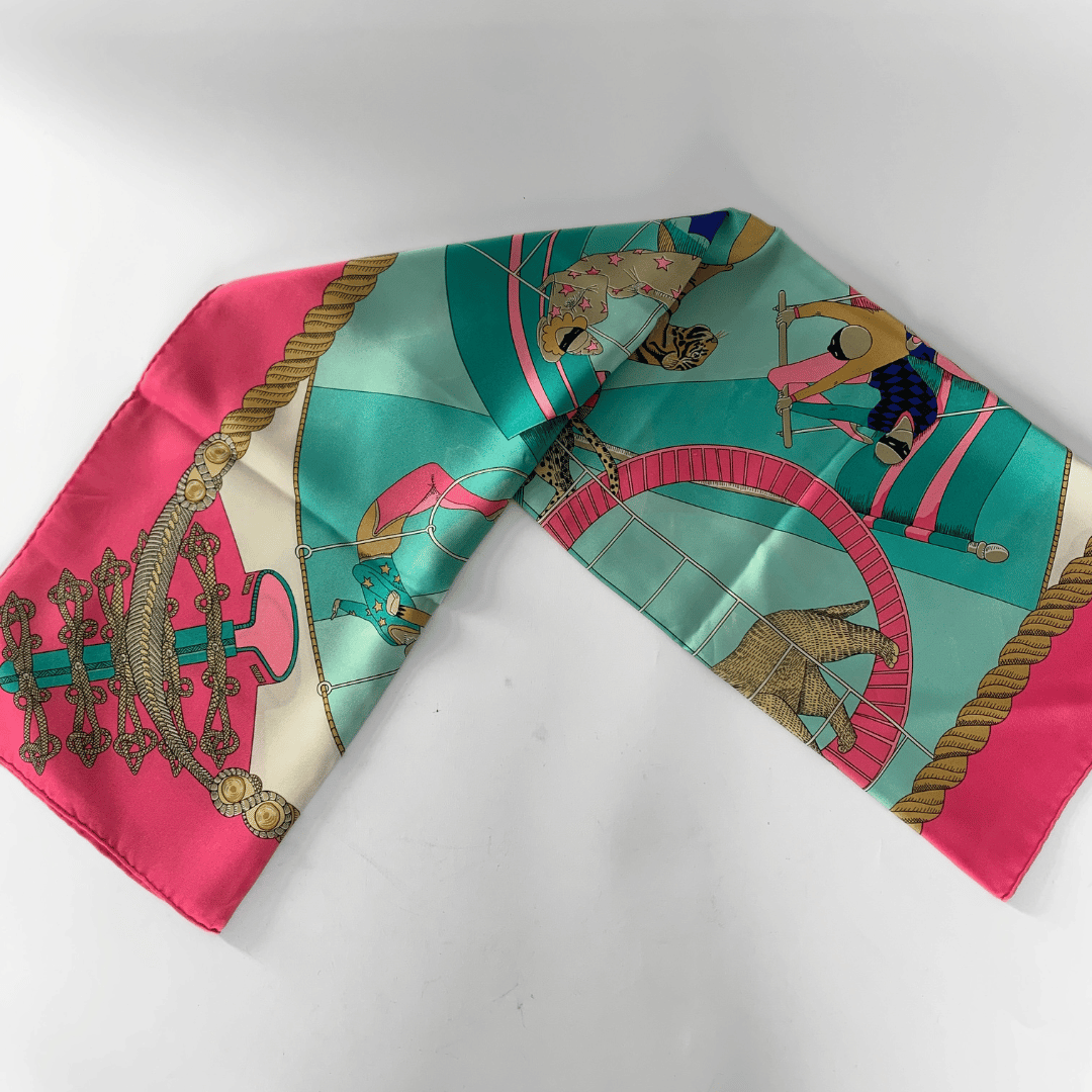 Herm&egrave;s Herm&egrave;s Scarf Silk - Scarfs - Etoile Luxury Vintage