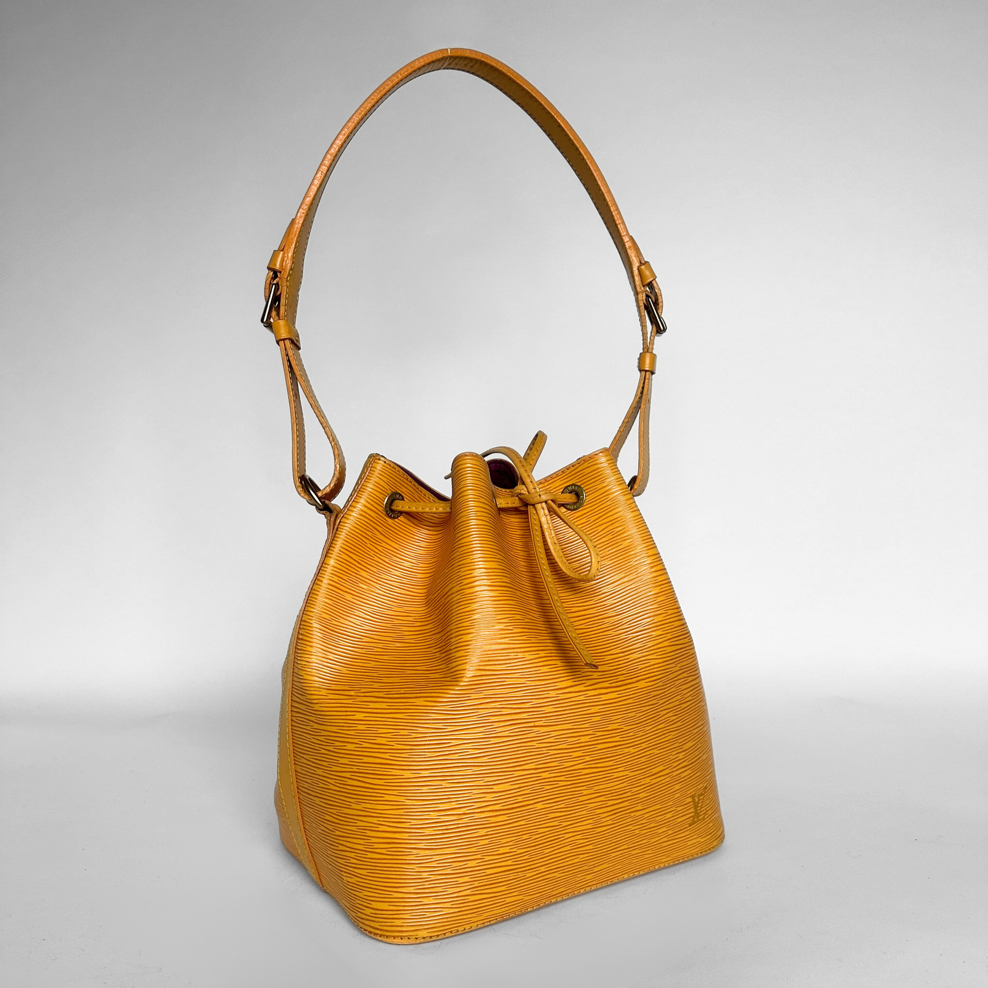 Louis Vuitton Louis Vuitton Petit No&eacute; Epi Leather - Handbags - Etoile Luxury Vintage