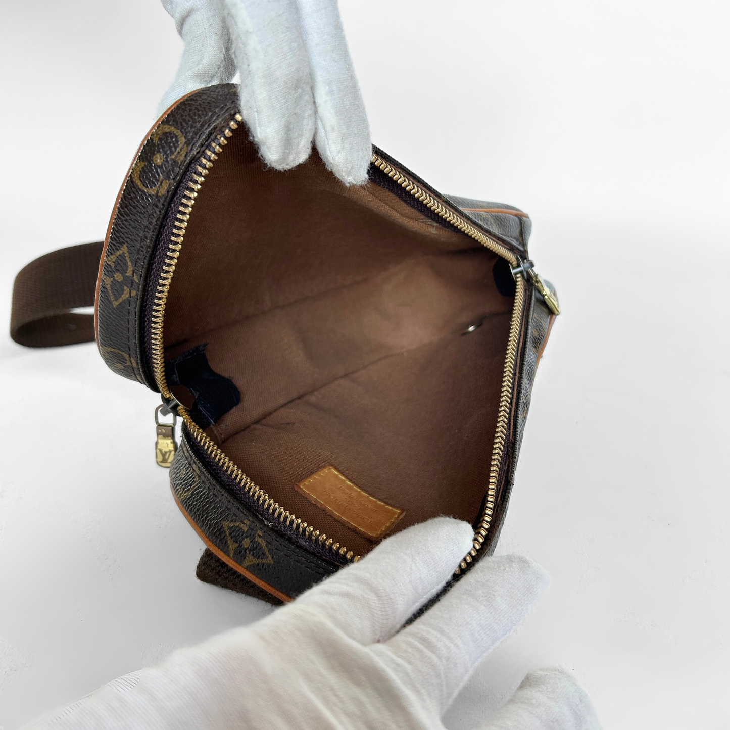 Louis Vuitton Louis Vuitton Pochette Gange Monogram Canvas - Crossbody bags - Etoile Luxury Vintage