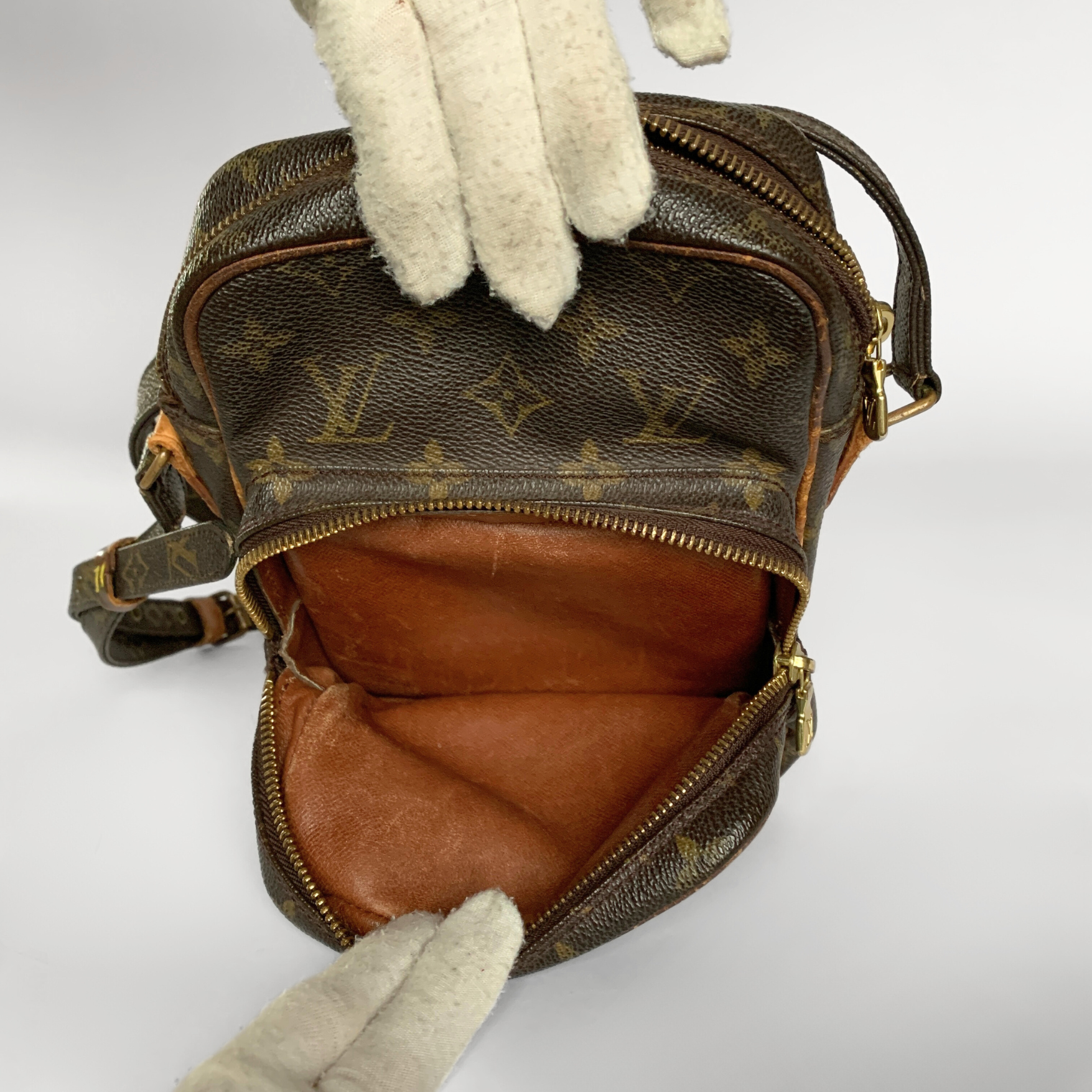 Louis Vuitton Amazon Monogram Canvas – l'Étoile de Saint Honoré Louis Vuitton Amazon Monogram Canvas – l'Étoile de Saint Honoré