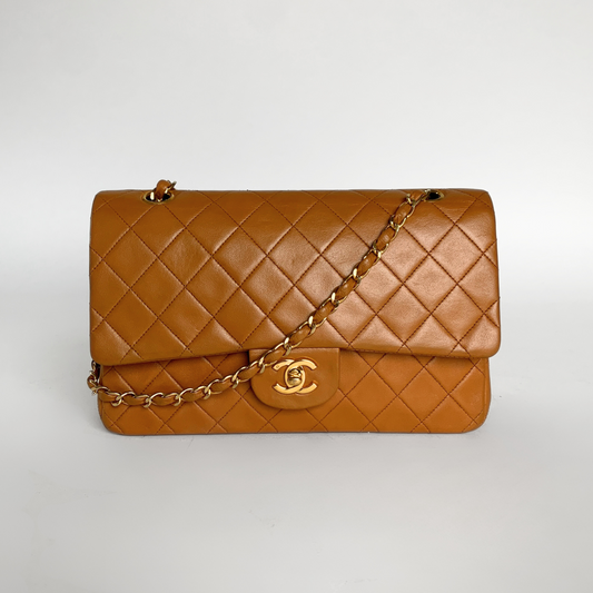 Chanel Vintage Vinyl Patchwork Flap Bag – Dina C's Fab and Funky  Consignment Boutique