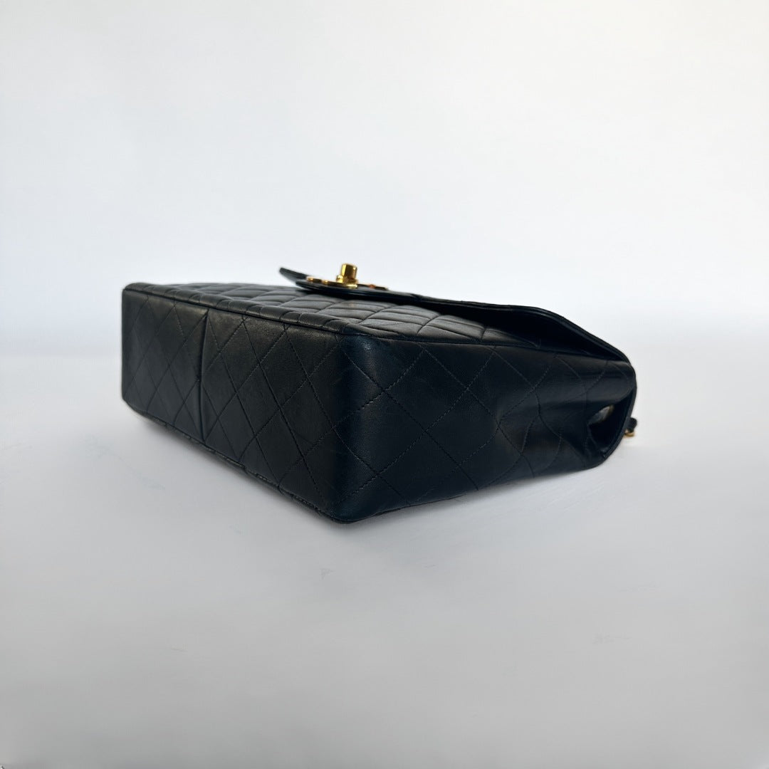 Chanel Chanel Flap Bag Maxi lammeskind læder - skuldertaske - Etoile Luxury Vintage