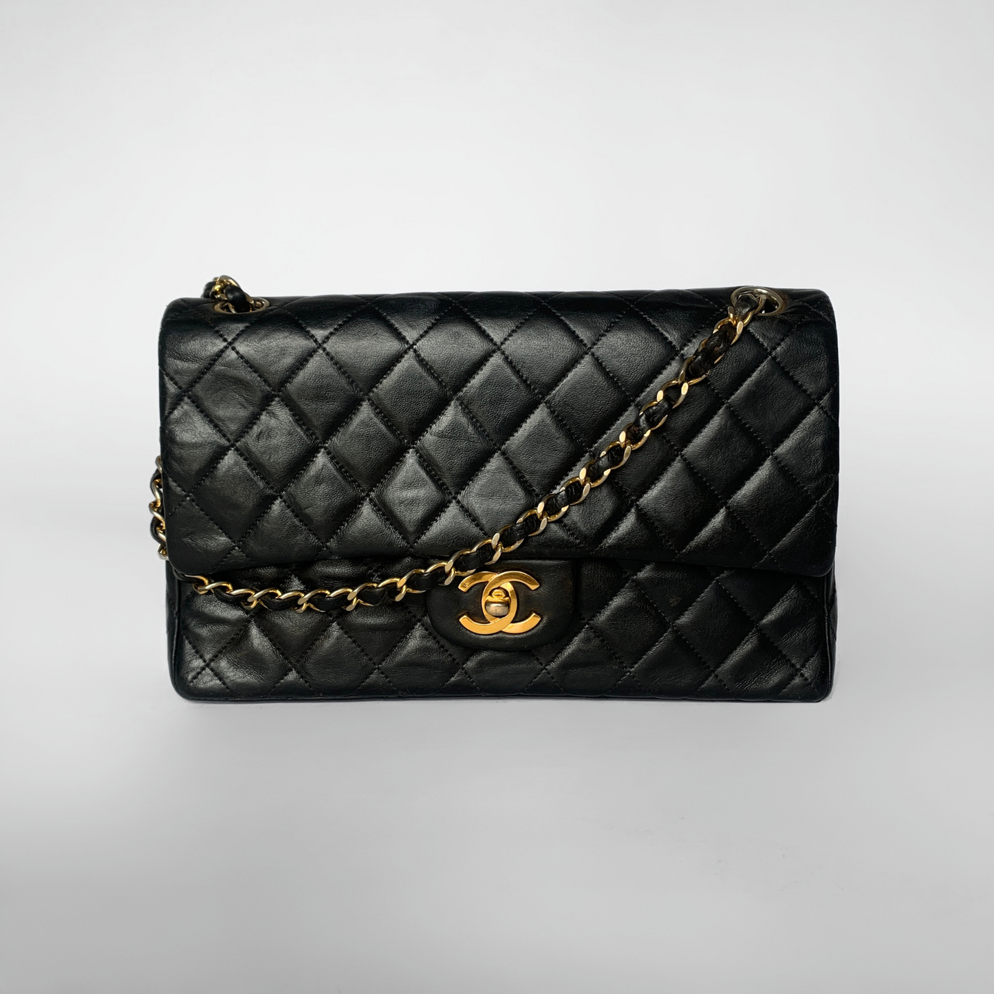 Chanel Chanel Classic Flap Bag Medium Lambskin Leather - Shoulder bags - Etoile Luxury Vintage