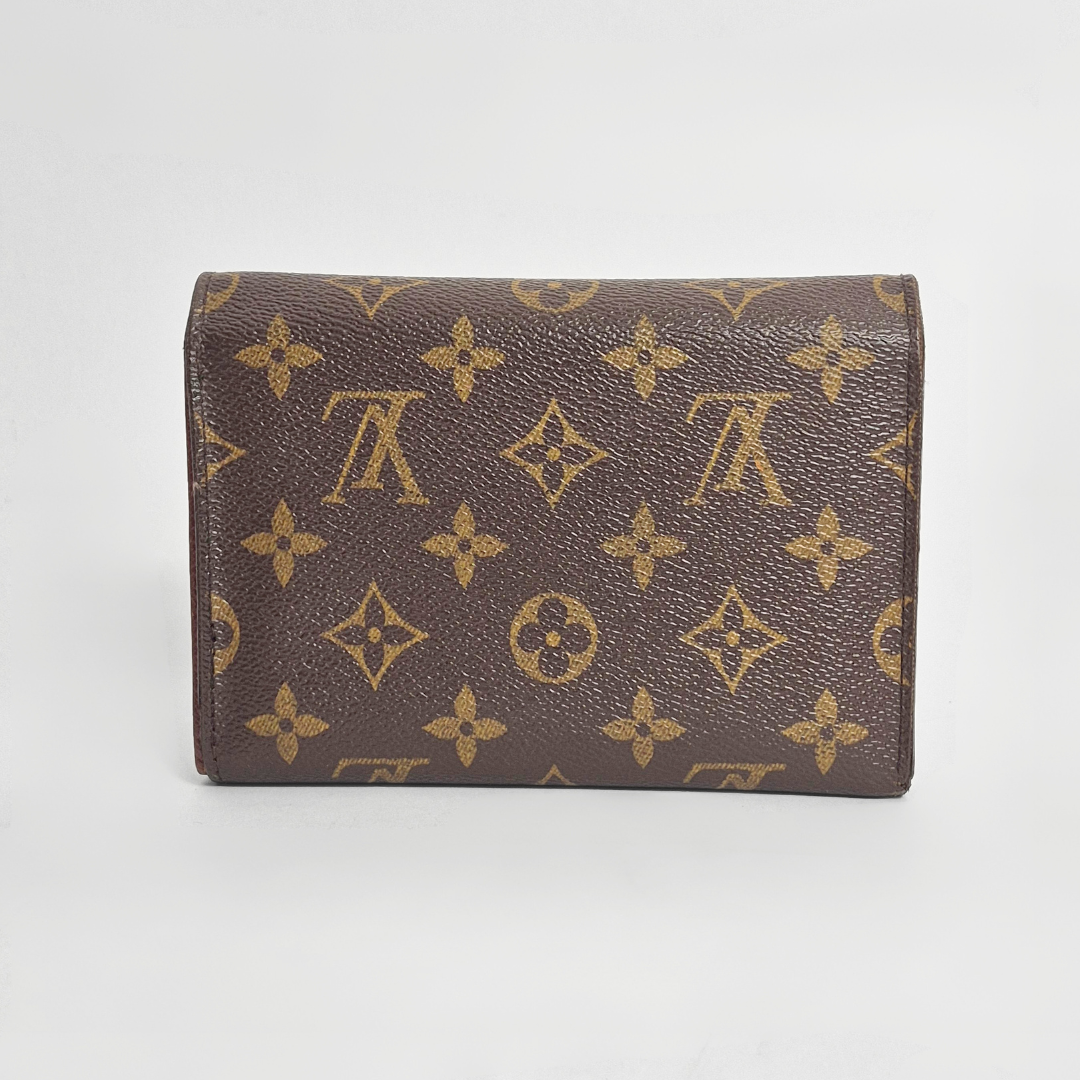 Wallet International Medium Monogram Canvas