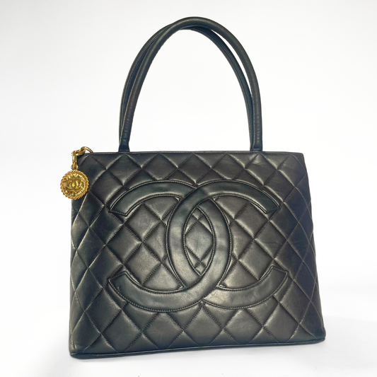 Chanel Medaillon Lammleder