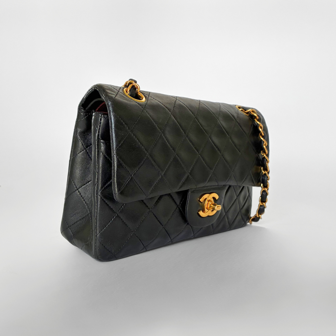 Chanel Classic Flap Bag Kleines Lammfellleder