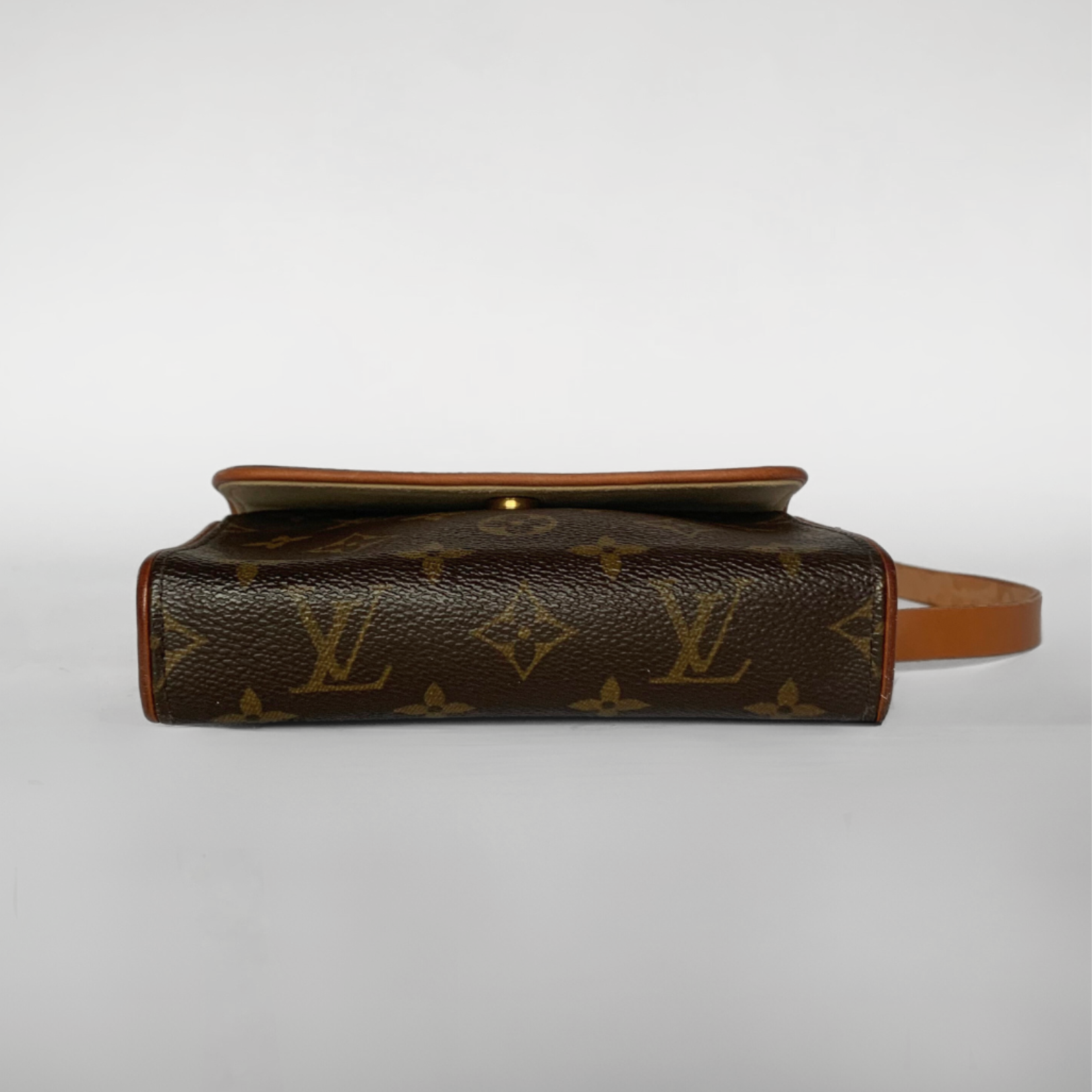 Louis Vuitton Louis Vuitton Pochette Florentine Monogram Canvas - Handbags - Etoile Luxury Vintage