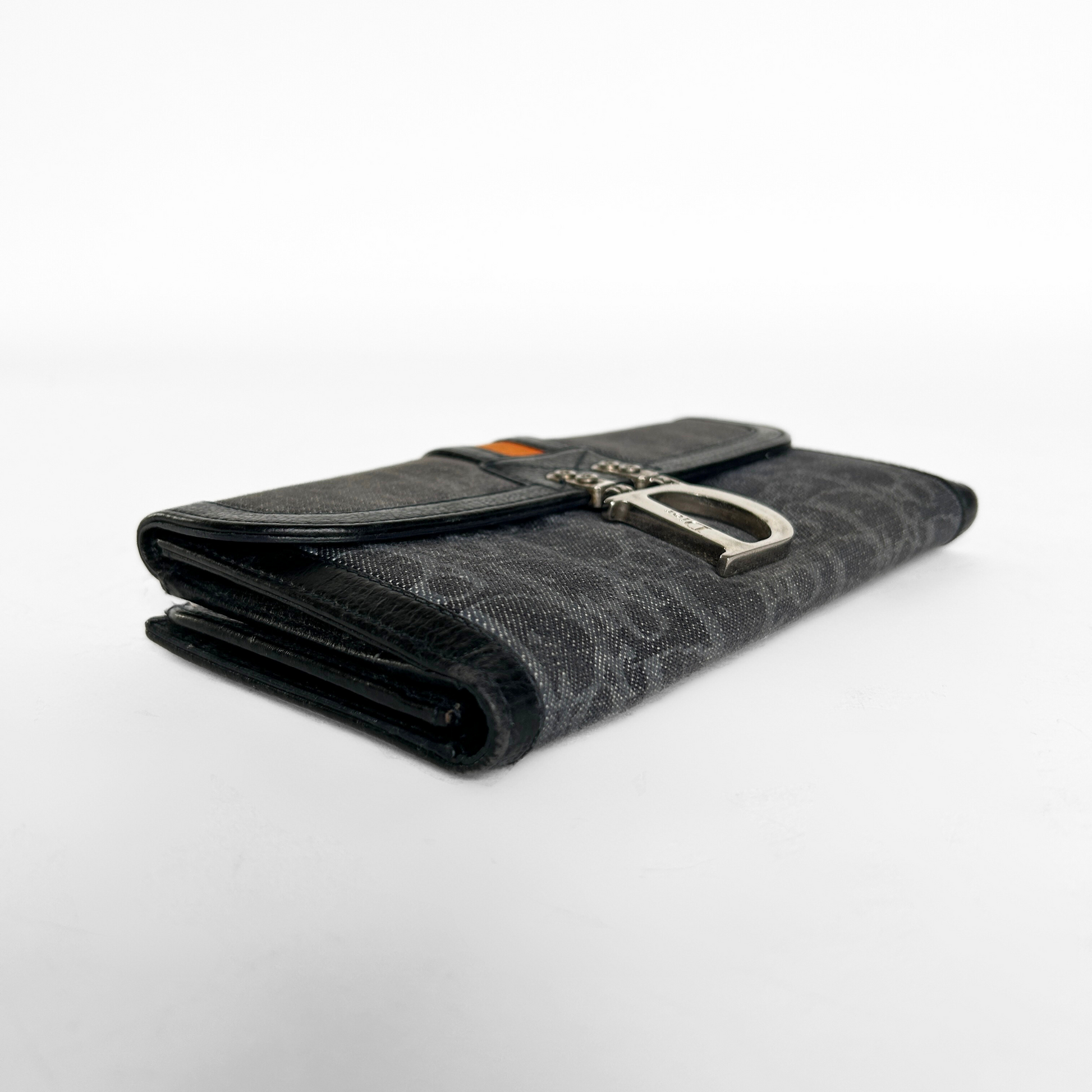 Dior Wallet | Etoile Luxury Vintage – l'Étoile de Saint Honoré Dior Wallet | Etoile Luxury Vintage – l'Étoile de Saint Honoré