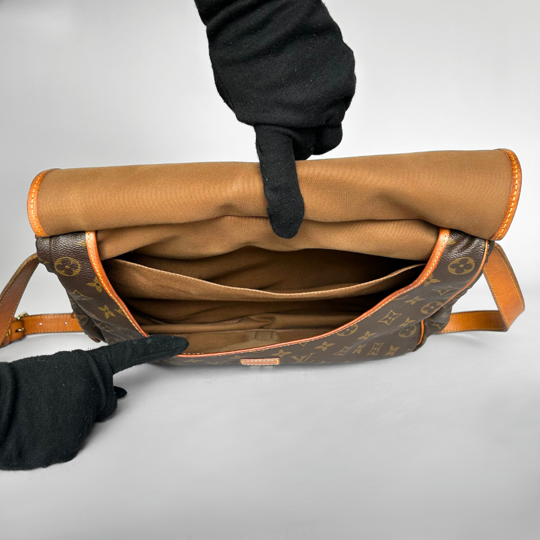 Louis Vuitton Saumur 35 Monogram lærred