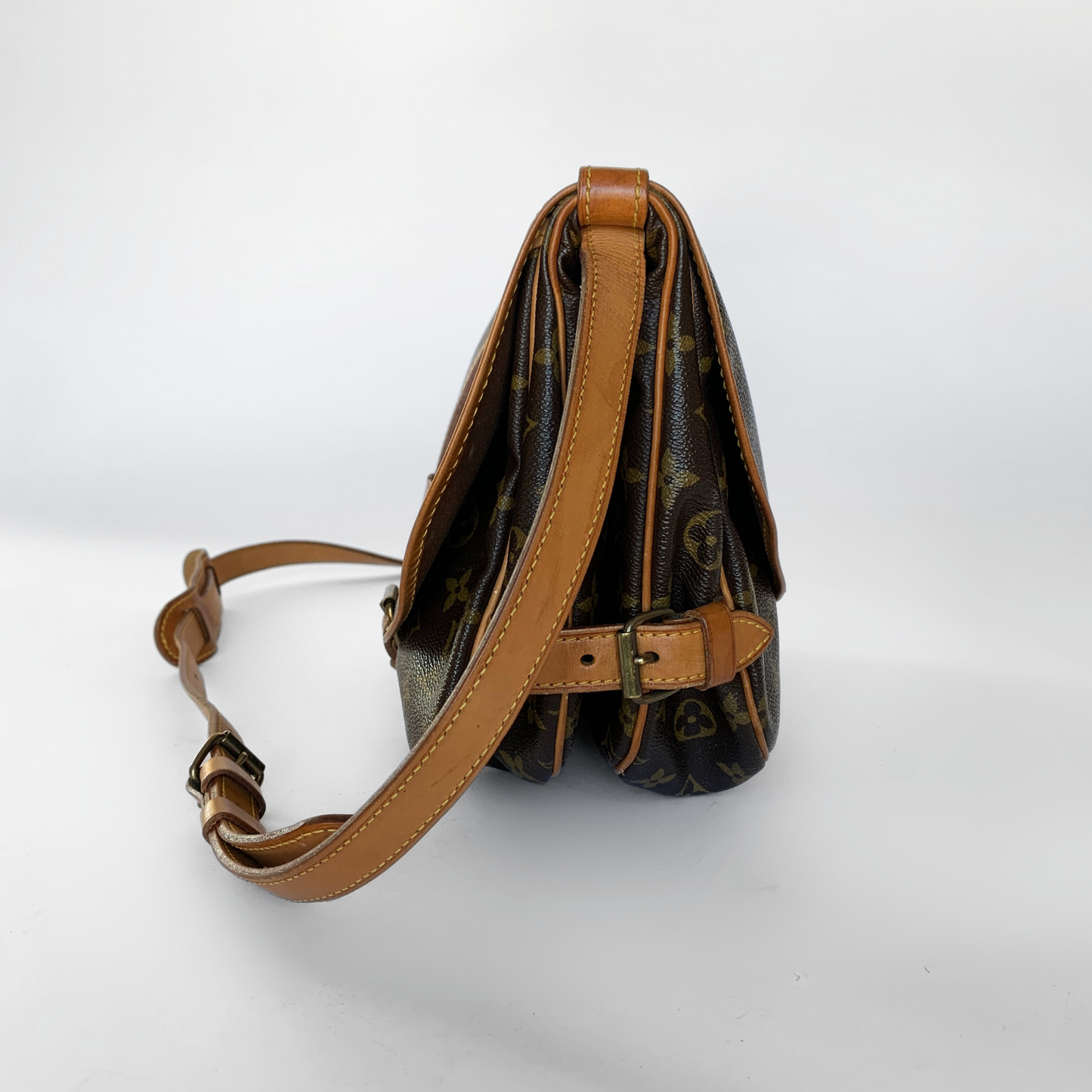 Louis Vuitton Louis Vuitton Saumur 30 Monogram Canvas - Crossbody bags - Etoile Luxury Vintage