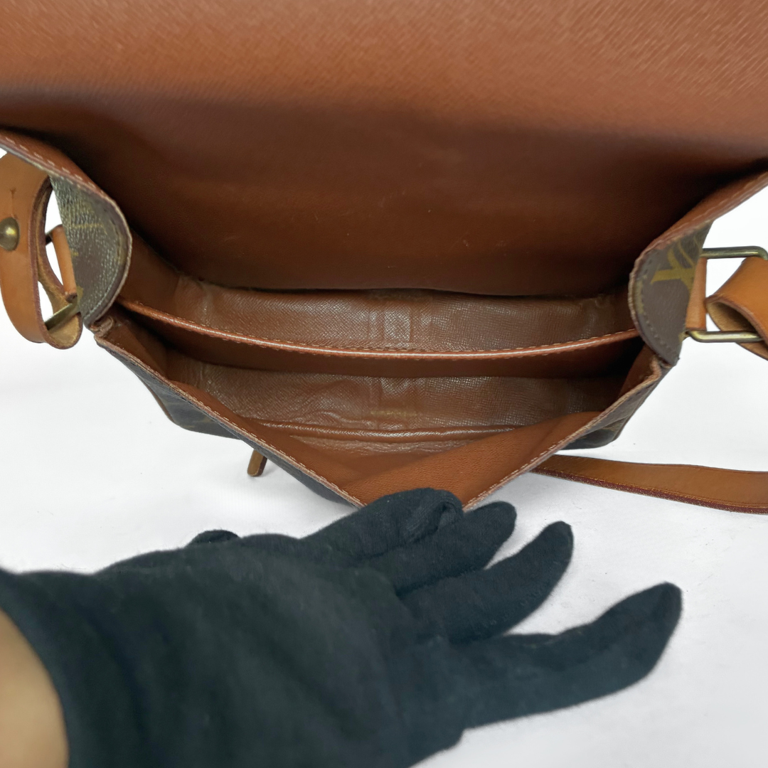 Louis Vuitton Cartouchière Lona con monograma MM