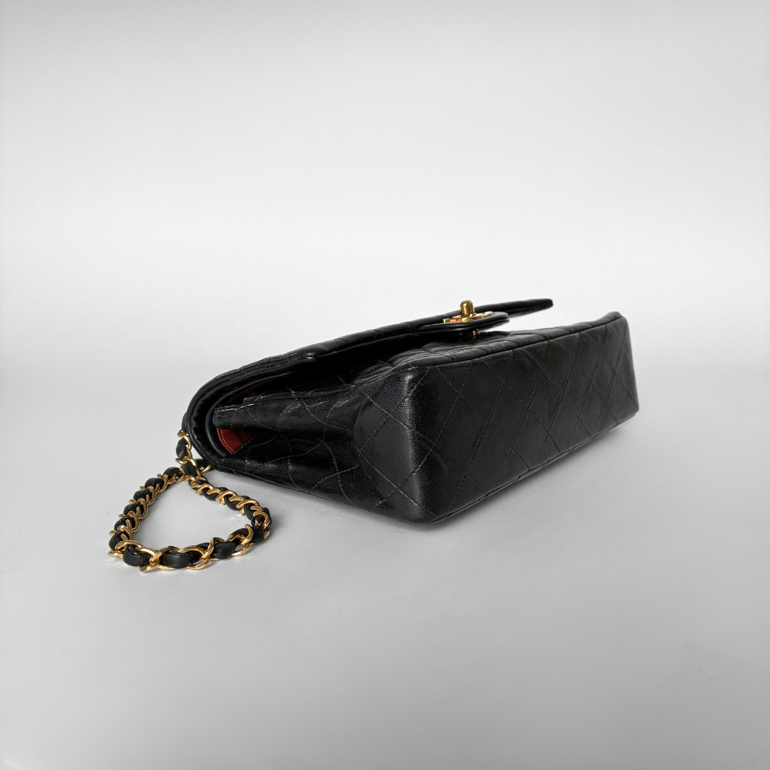 Chanel Classic Flap Bag Mittleres Lammleder