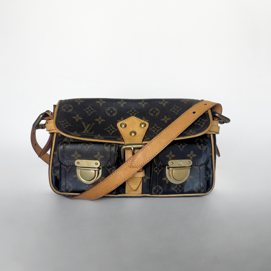 Louis Vuitton Hudson PM Monogram Canvas – l'Étoile de Saint Honoré