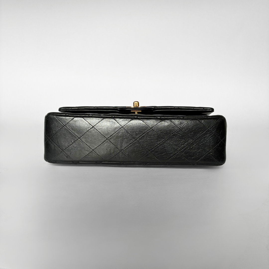 Chanel Classic Flap Bag Mittleres Lammleder