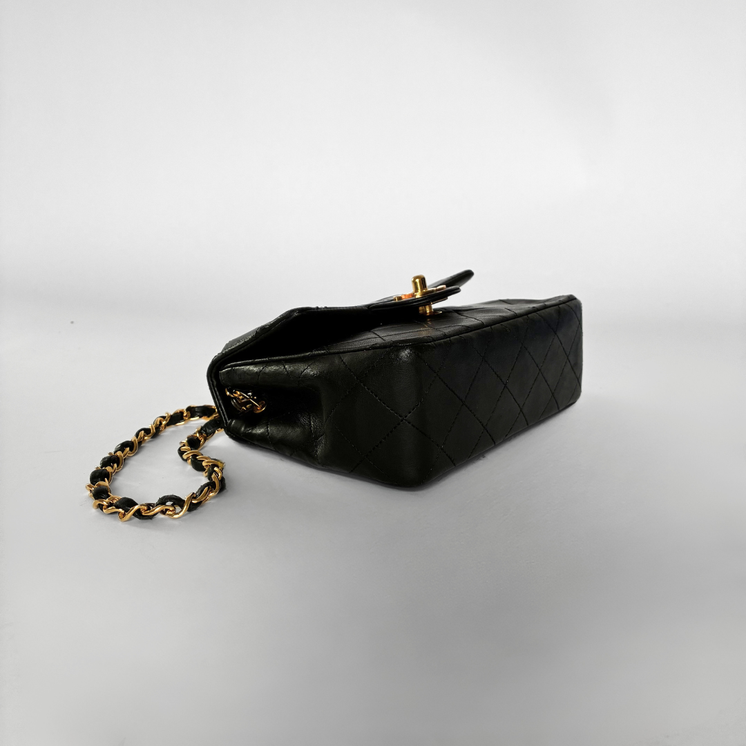 Chanel Classic Flap Bag Mini lammskinns läder