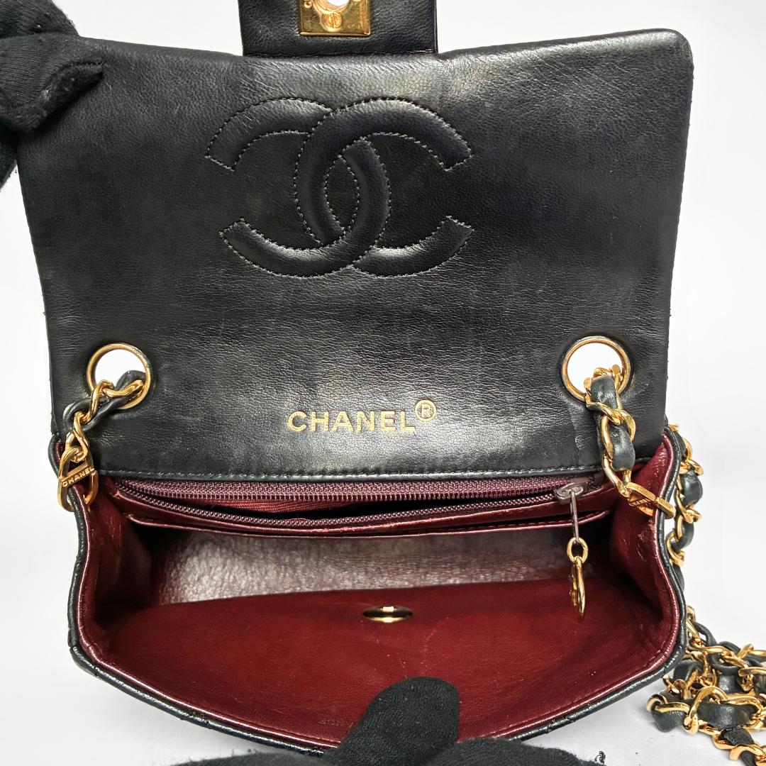 Chanel Classic Flap Bag Mini lammskinns läder