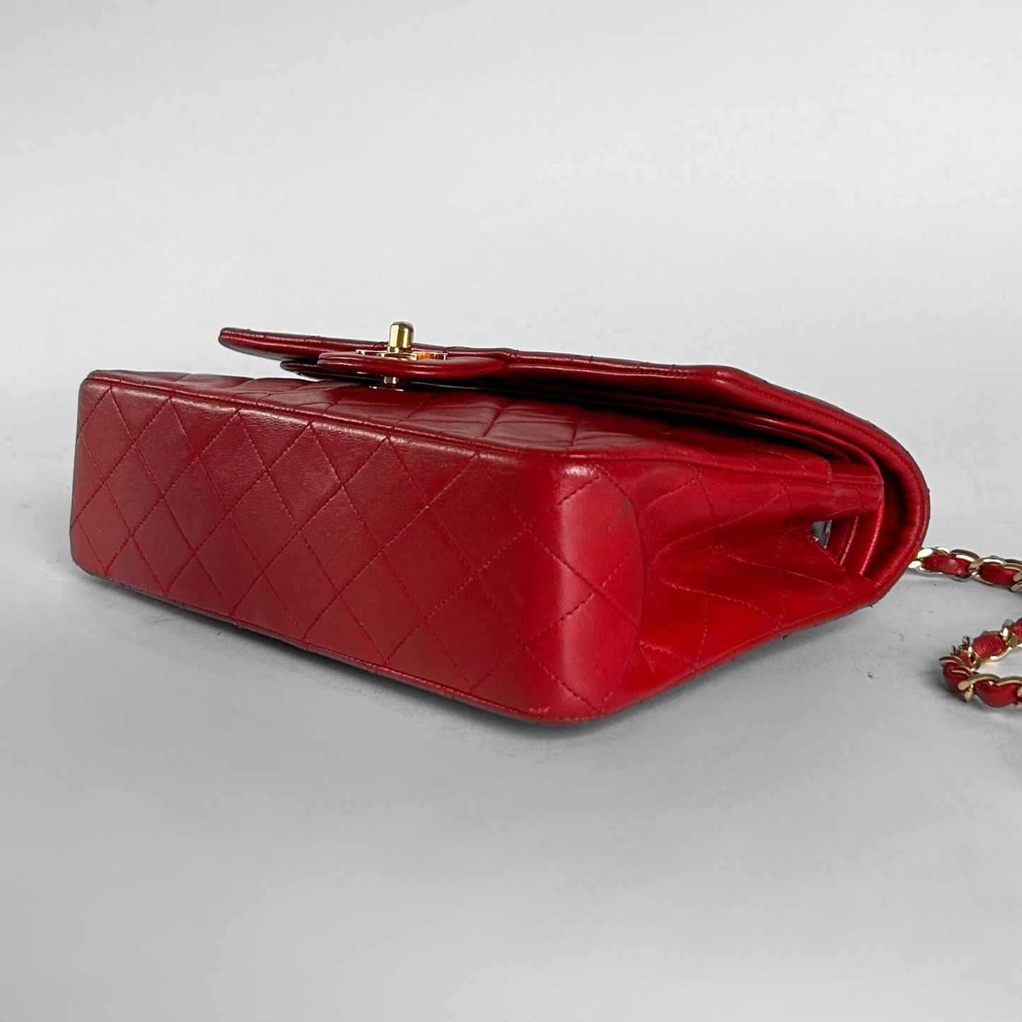Chanel Κόκκινο Κλασικό Μεσαίο Διπλό Flap Bag Δέρμα αρνιού