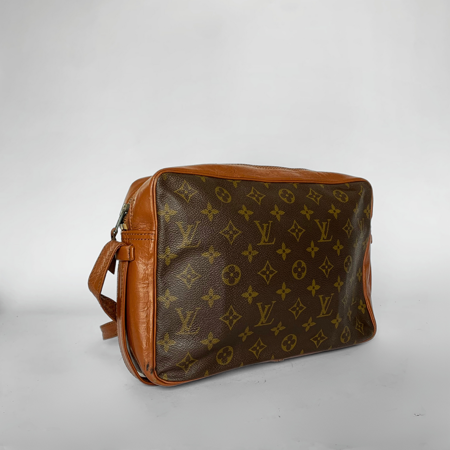Louis Vuitton Louis Vuitton Vintage Crossbody Bag Monogram Canvas - Crossbody laukut - Etoile Luxury Vintage
