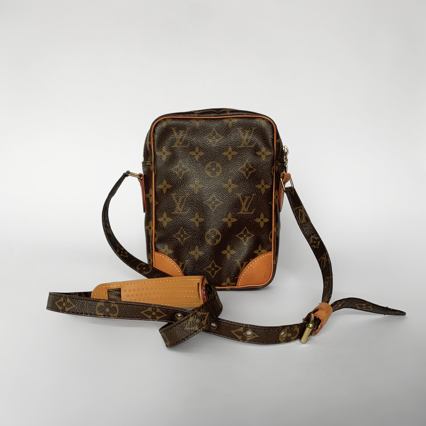 Louis Vuitton Louis Vuitton Danube Monogram Canvas - Crossbody bags - Etoile Luxury Vintage