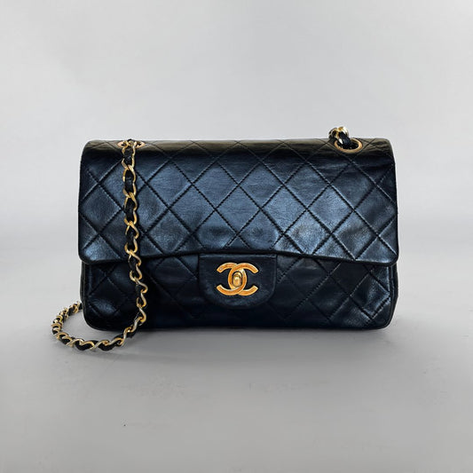Chanel Chanel Classic Flap Bag Liten lammeskinn - Håndveske - Etoile Luxury Vintage