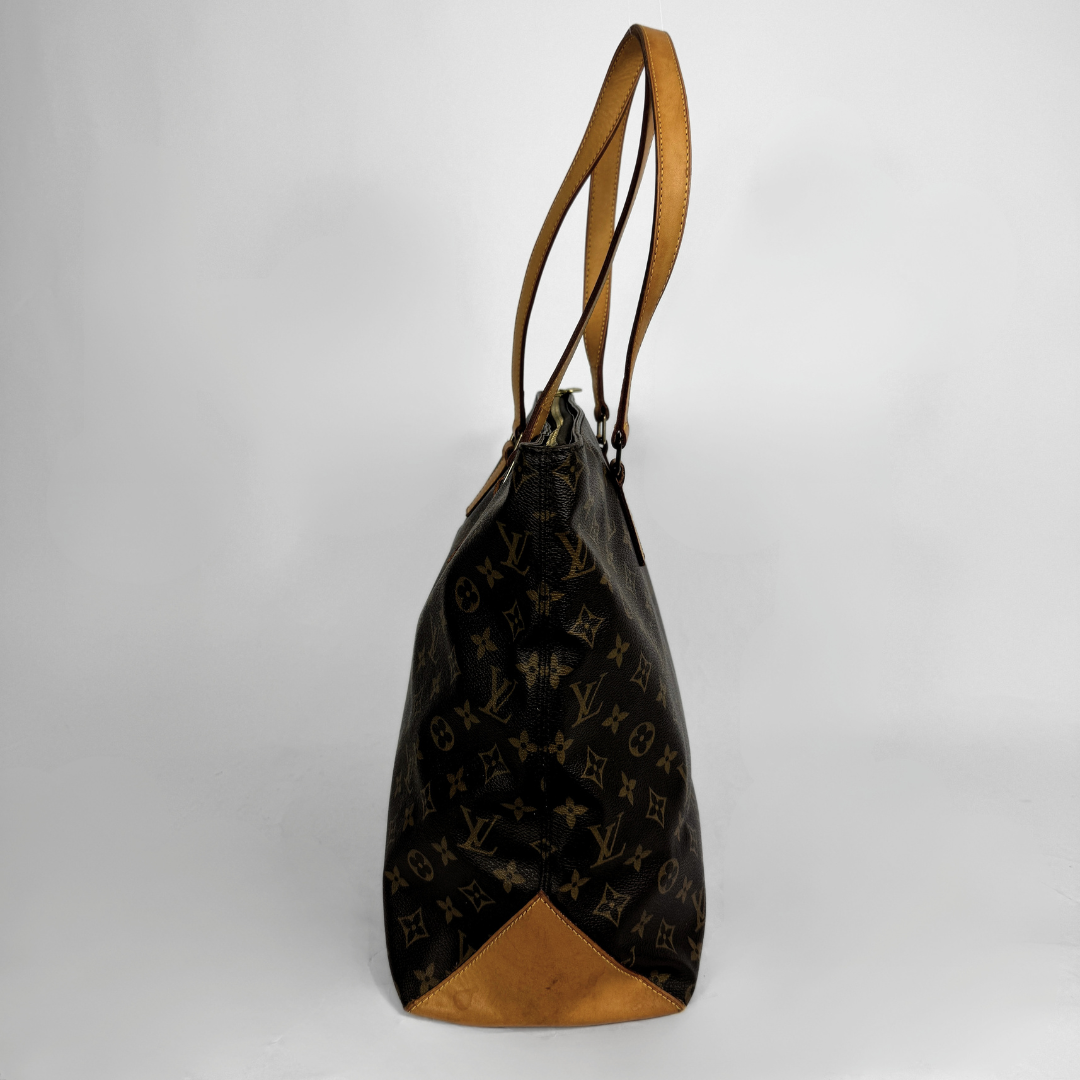 Louis Vuitton Cabas Mezzo on a white background