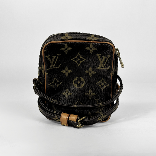 Louis Vuitton Bolsa com monograma em fundo branco