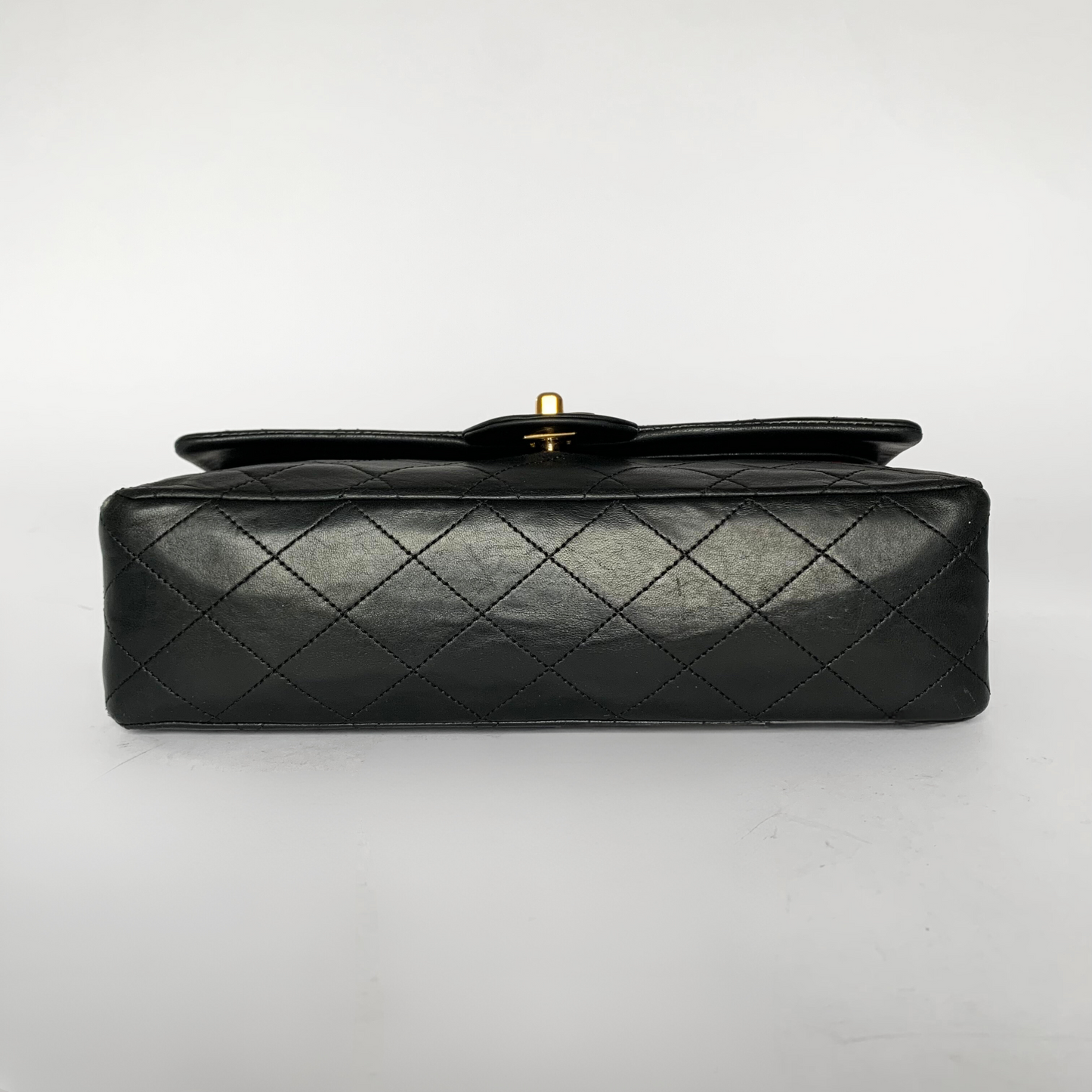 Chanel Chanel Doble clasica Flap Bag Piel de cordero mediana - Bolso de mano - Etoile Luxury Vintage