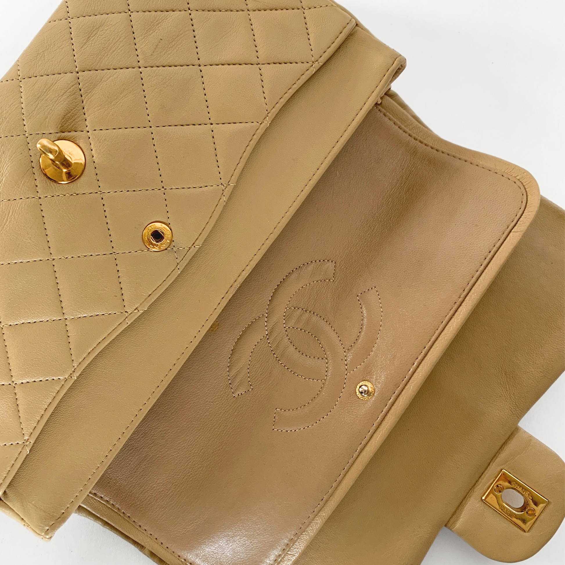 Chanel Chanel Classic Double Flap Bag Medium Lambskin Leather - Shoulder bags - Etoile Luxury Vintage