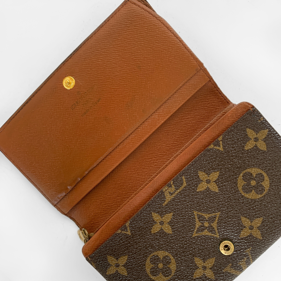 Louis Vuitton Louis Vuitton Wallet Medium Monogram Canvas - Wallets - Etoile Luxury Vintage