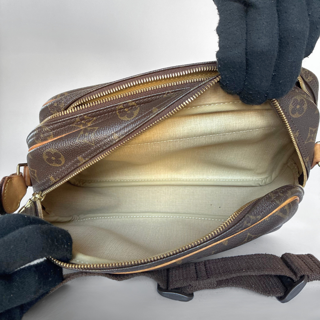 Louis Vuitton Reporter PM Monogram Canvas