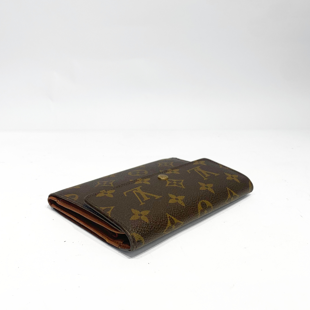 Wallet International Medium Monogram Canvas