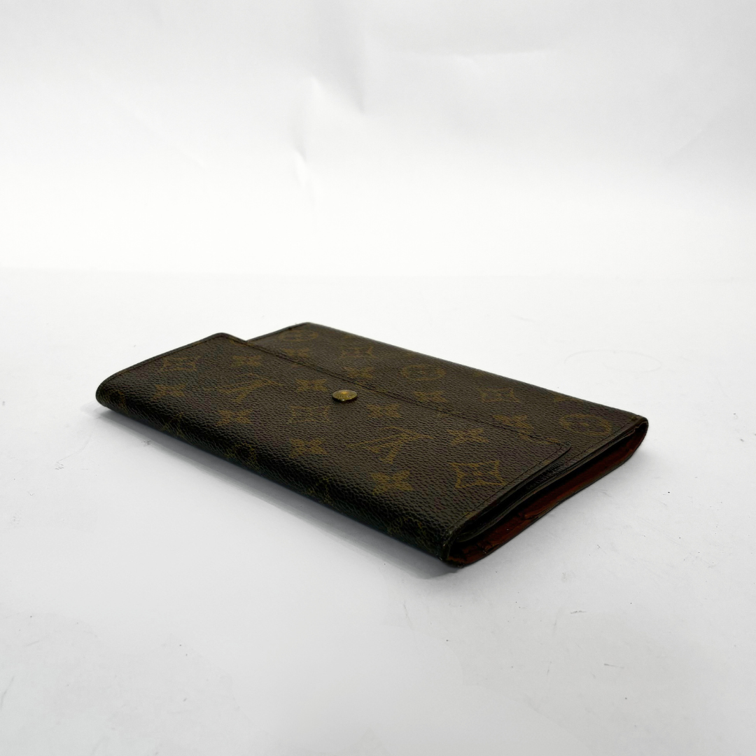 Louis Vuitton Louis Vuitton International Medium Wallet Monogram Canvas - Wallets - Etoile Luxury Vintage