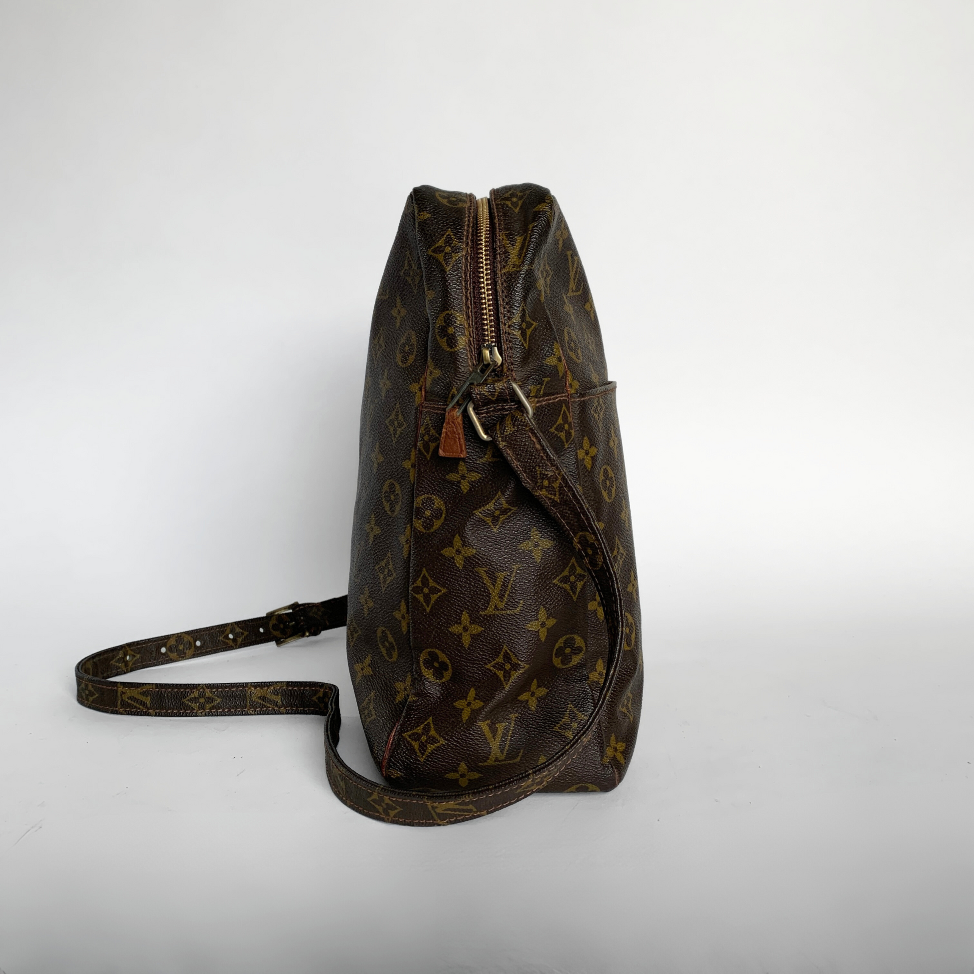 Louis Vuitton Louis Vuitton Marceau Monogram Canvas - Crossbody bags - Etoile Luxury Vintage
