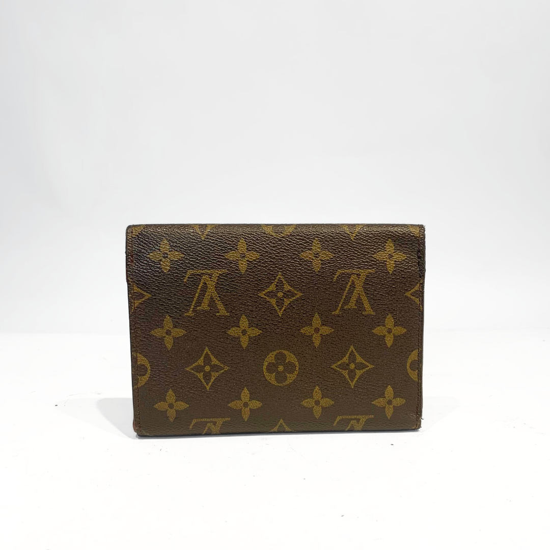 Wallet International Medium Monogram Canvas