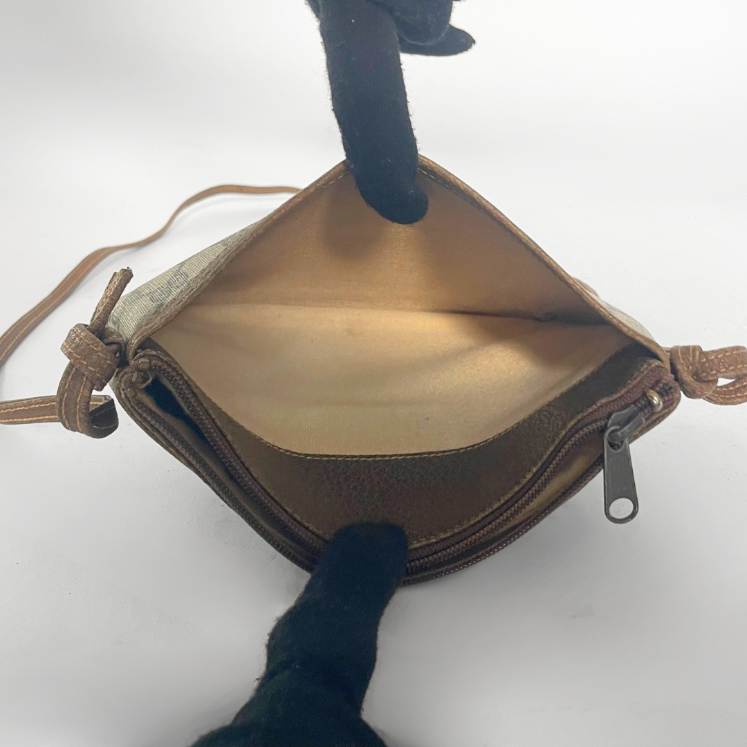 Gucci Vintage Umhängetasche aus Segeltuch