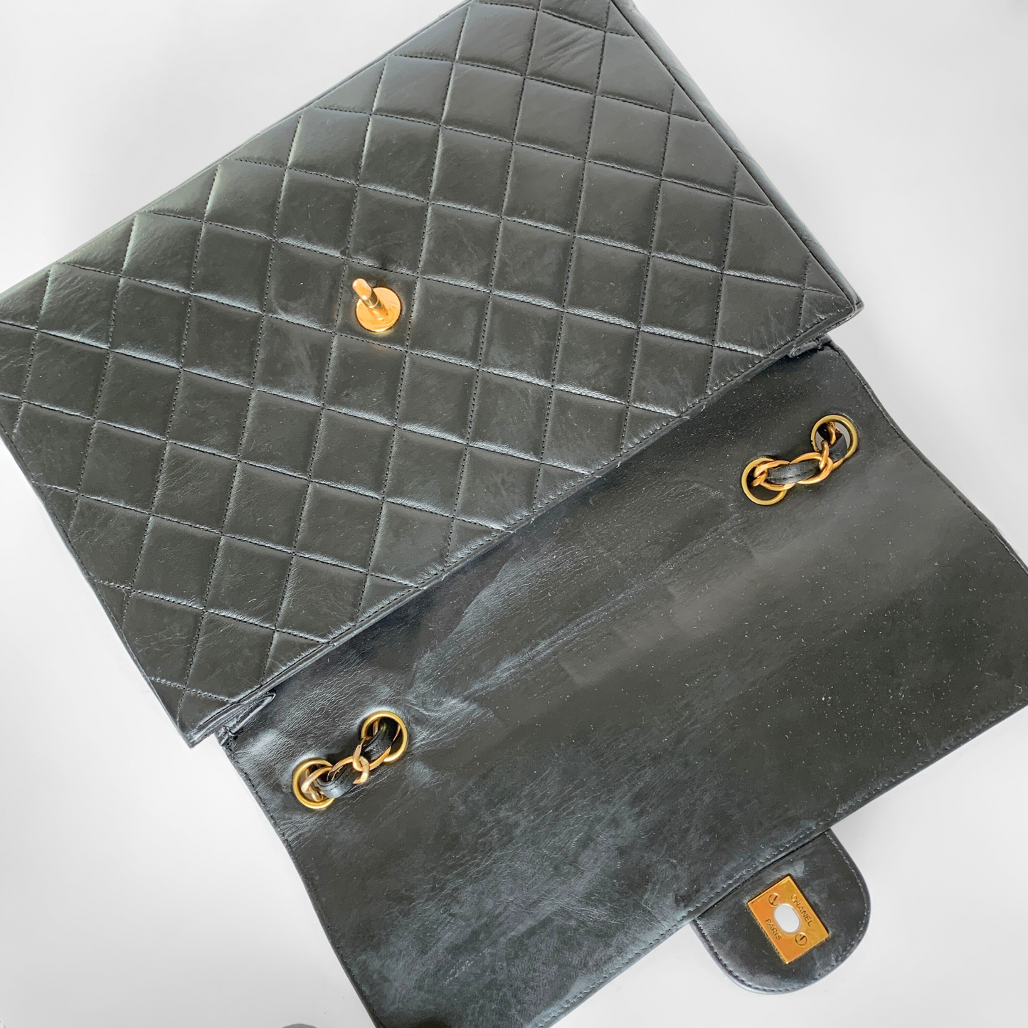 Chanel Classic Flap Bag Maxi piel de cordero