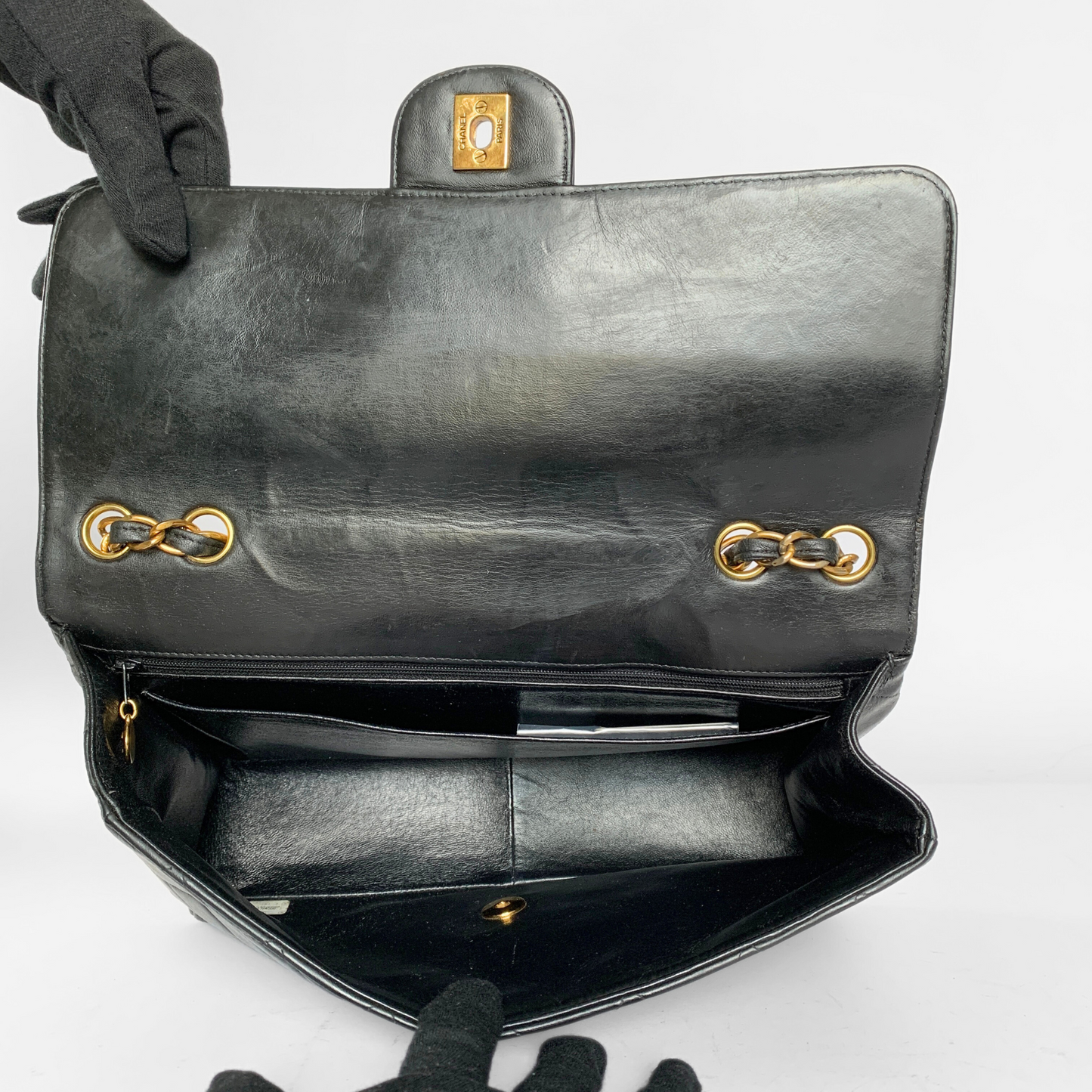 Chanel Classic Flap Bag Maxi piel de cordero