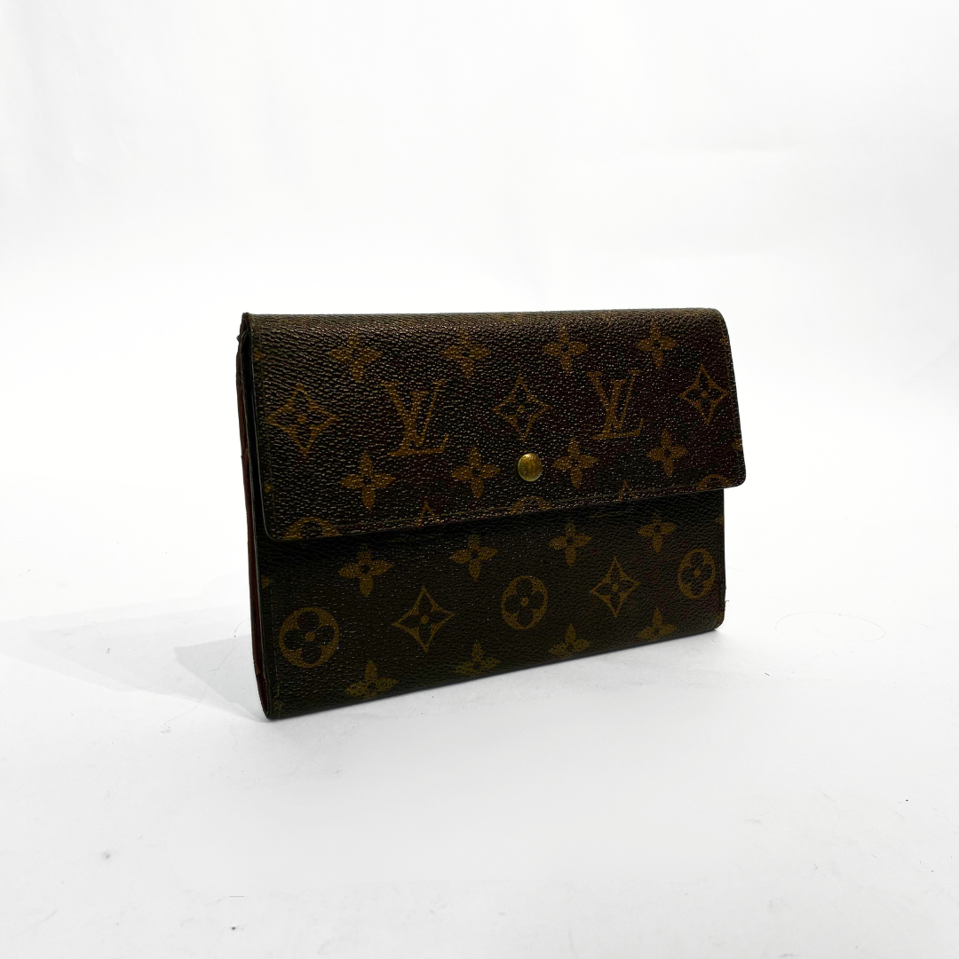 Louis Vuitton Louis Vuitton International Medium Wallet Monogram Canvas - Wallets - Etoile Luxury Vintage