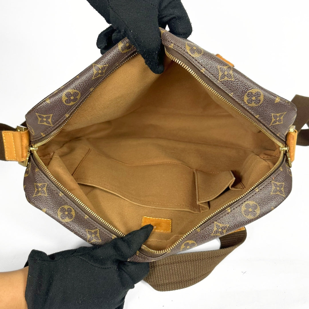 Inside LV bosphore messenger monogram