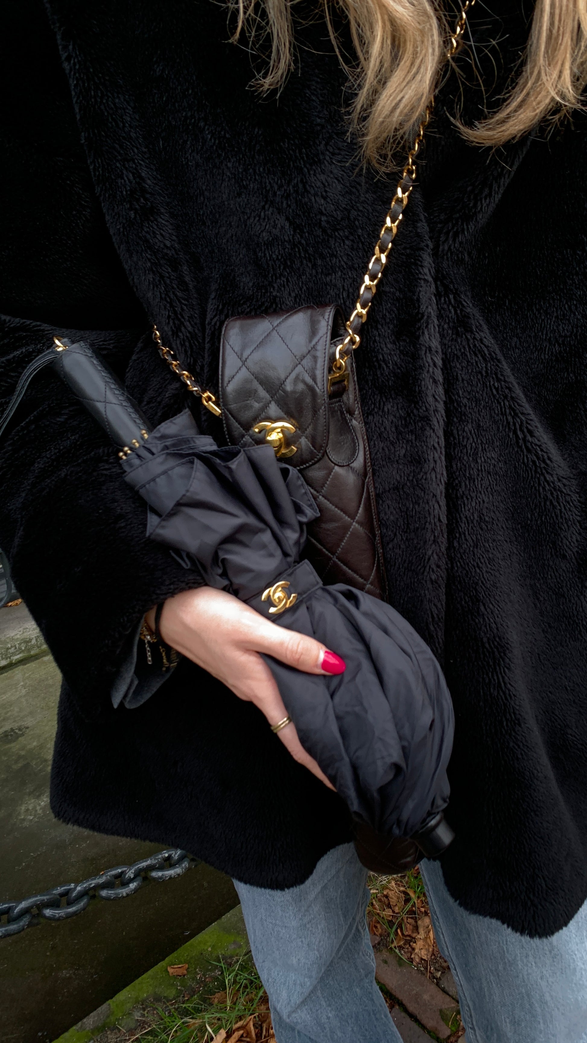 Chanel Umbrella and Case Lambskin Leather – l'Étoile de Saint Honoré