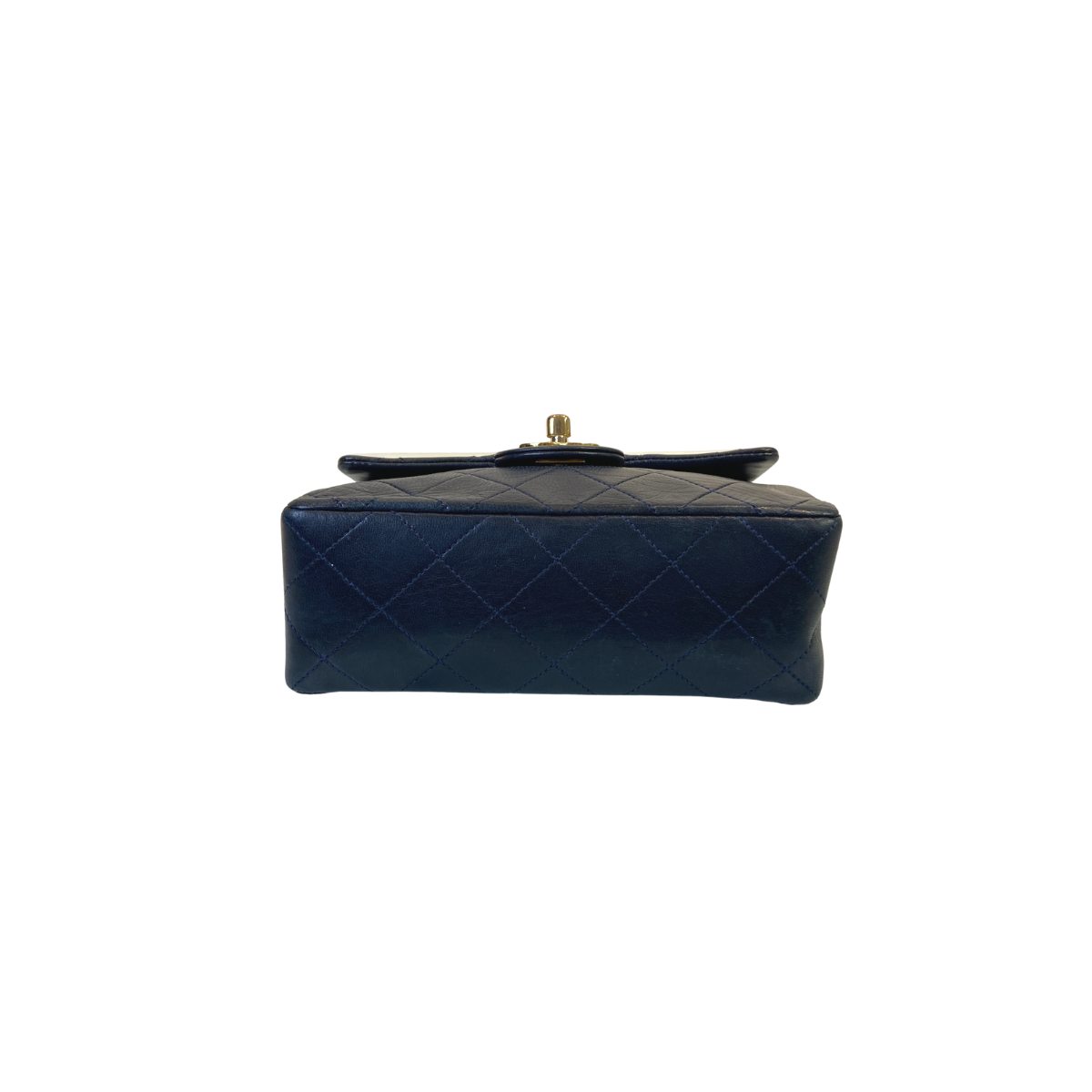 Chanel TIMELESS/CLASSIQUE LEATHER CROSSBODY BAG Navy blue Lambskin  ref.121148 - Joli Closet