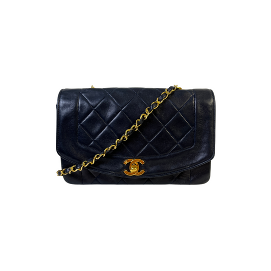 Chanel-Chanel Diana Flap Bag Lammeskinn-Chanel Crossbody Bag-Vintage Chanel-Etoile Luxury Vintage Amsterdam
